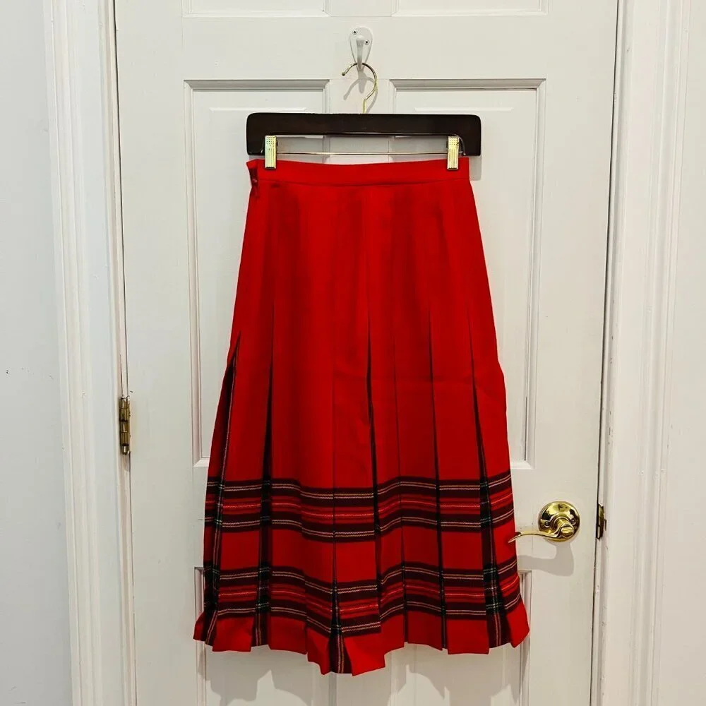 Dean's Of Scottland Wool Skirt Sz 4True Vintage, Pure Wool Skirt, Red, Plaid. - Picture 3 of 11